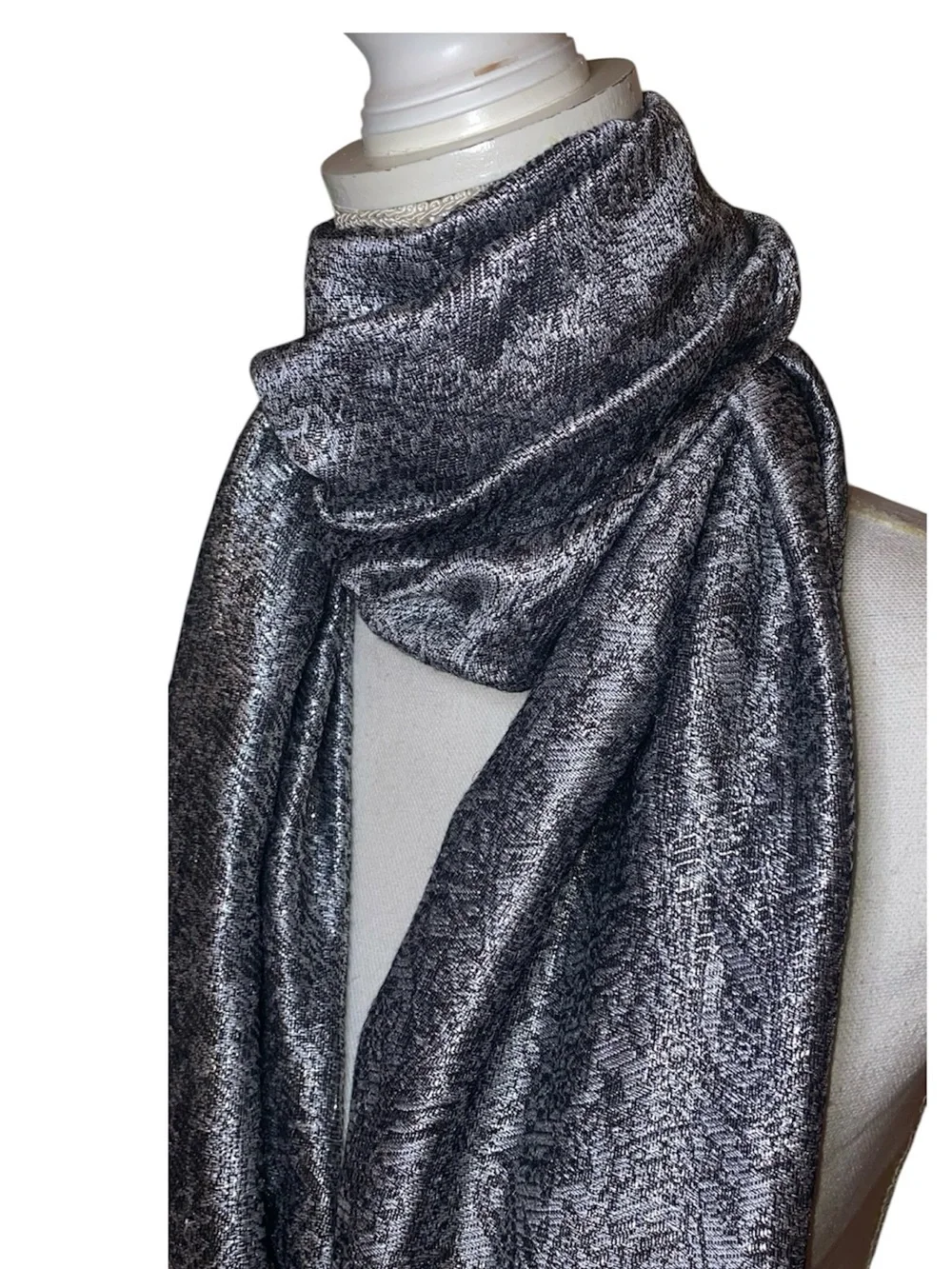FASHION SCARF Pashmina Silk Like Jacquard Paisley Metallic Silver/Blk  70”x 21”